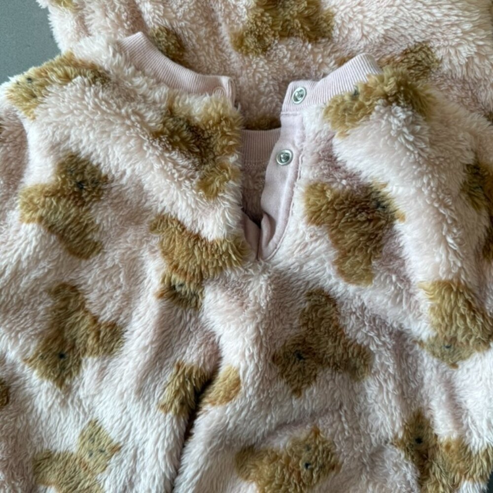 Baby GAP Pink Bear Fuzzy Sweatsuit size 18-24 months - Picture 3 of 3